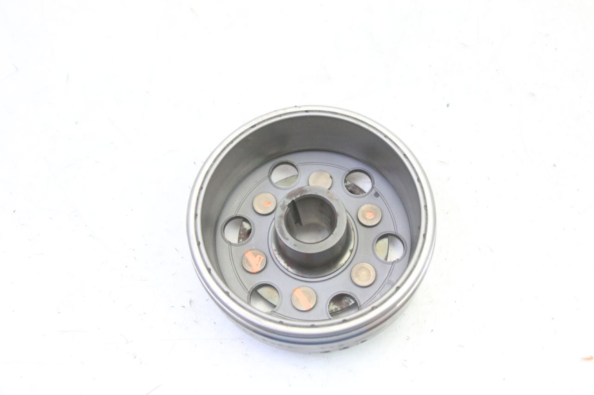 photo de VOLANTE MAGNETICO APRILIA ETX 125 (1998 - 2002) - Primer plano técnico