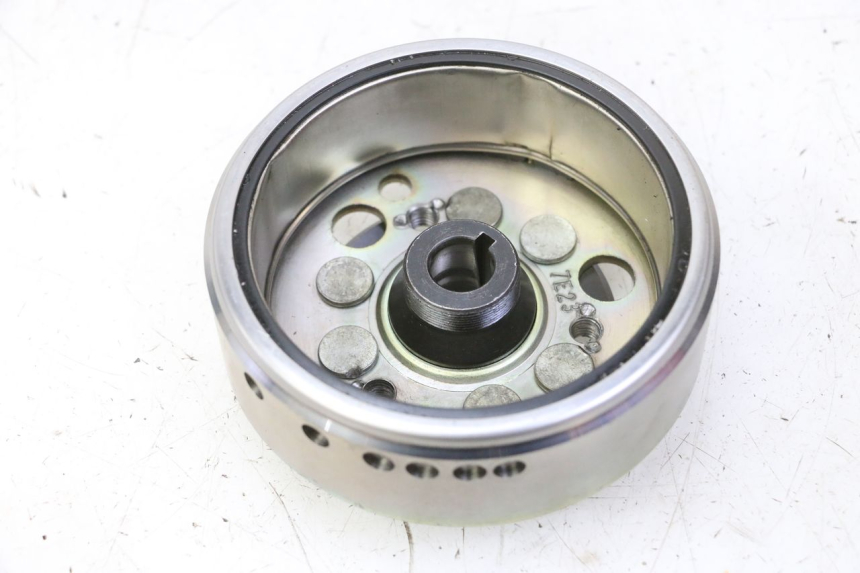 photo de VOLANTE MAGNETICO KYMCO GRAND DINK 125 (2008 - 2014) - Vista general del producto