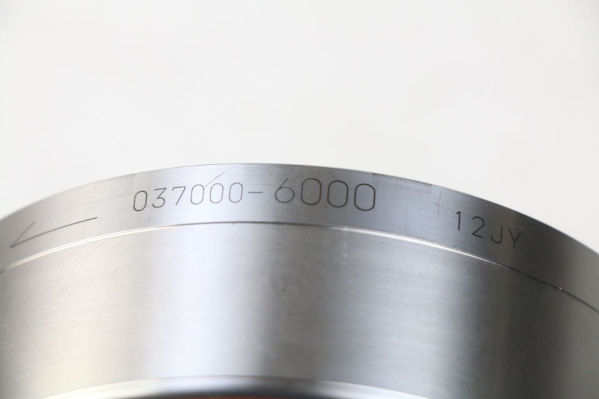 photo de VOLANTE MAGNETICO SUZUKI GSR 600 (2005 - 2012) - Primer plano técnico