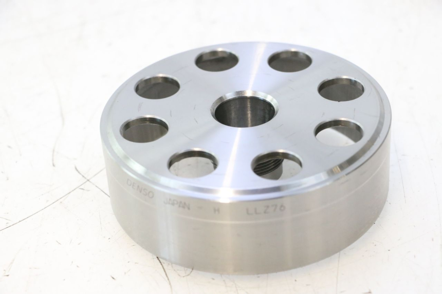 photo de VOLANTE MAGNETICO SUZUKI GSR 600 (2005 - 2012) - Detalle de la pieza