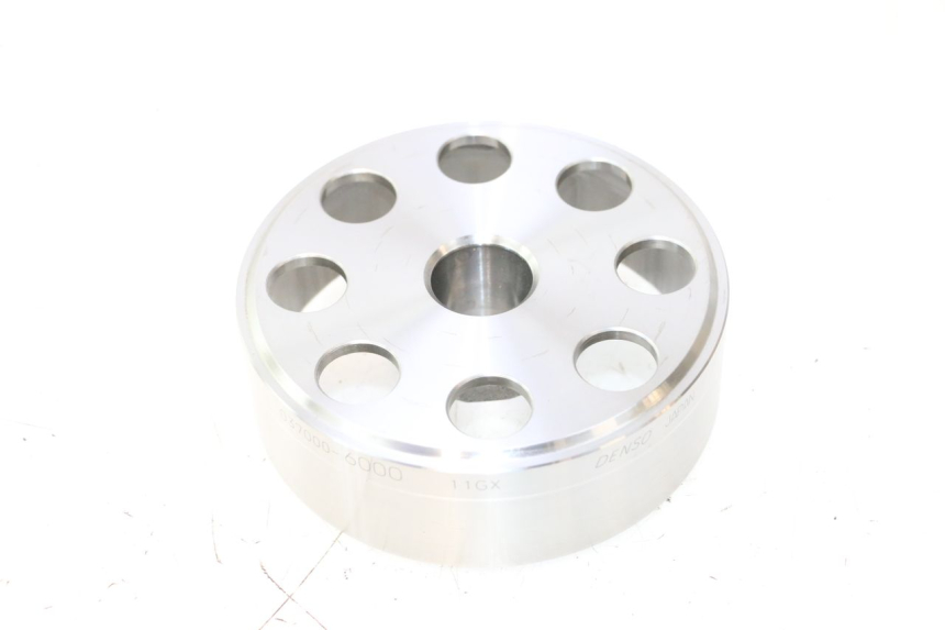photo de VOLANTE MAGNETICO SUZUKI GSR 600 (2005 - 2012) - Primer plano técnico