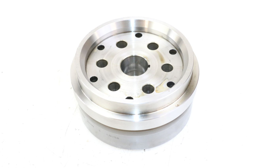 photo de VOLANTE MAGNETICO HONDA VT C2 SHADOW 750 (1997 - 2001) - Primer plano técnico