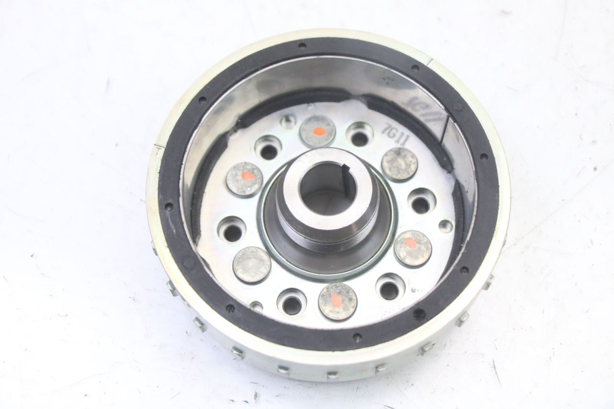 photo de VOLANTE MAGNETICO KYMCO XCITING 500 (2007 - 2010) - Otra perspectiva