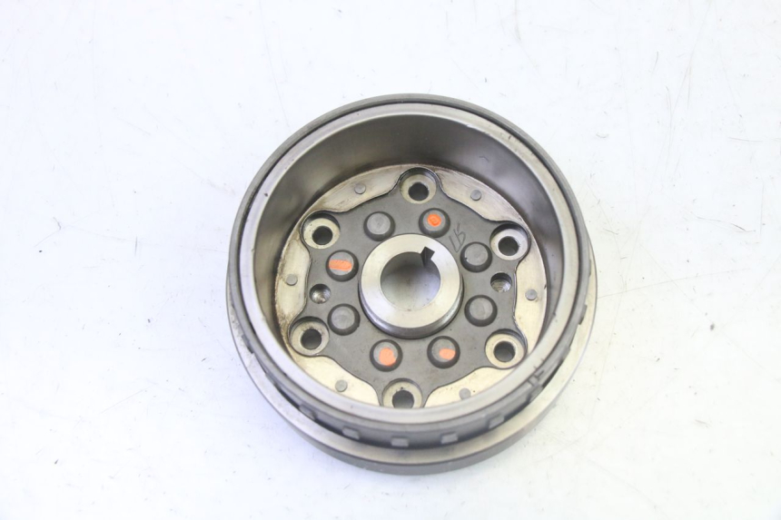 photo de VOLANTE MAGNETICO PIAGGIO MP3 LT 300 (2010 - 2016) - Zoom estado de uso