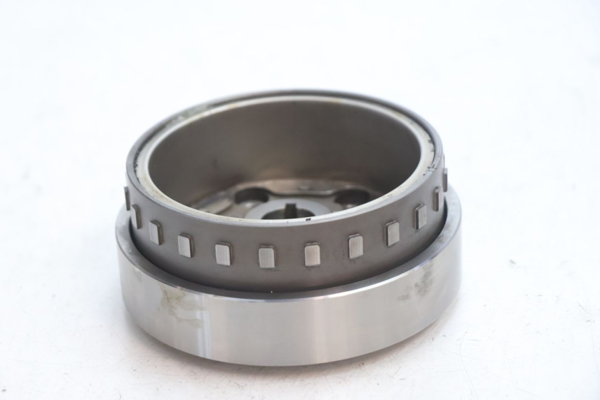 photo de VOLANTE MAGNETICO PIAGGIO MP3 LT 300 (2010 - 2016) - Zoom estado de uso