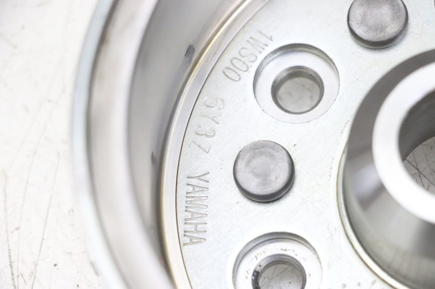 photo de ROTOR YAMAHA MT-07 MT07 ABS 700 (2014 - 2017) - Primer plano técnico