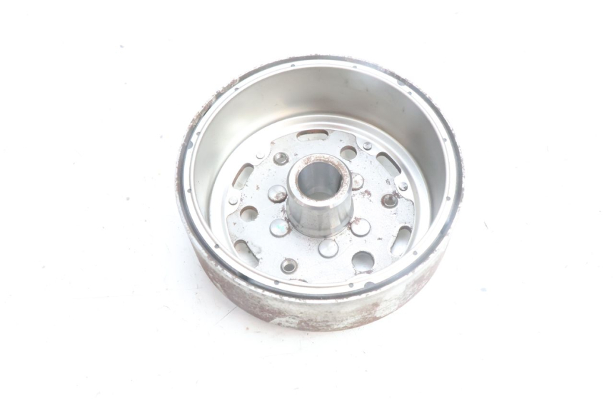 photo de VOLANTE MAGNETICO YAMAHA N-MAX NMAX 125 (2021 - 2024) - Primer plano técnico