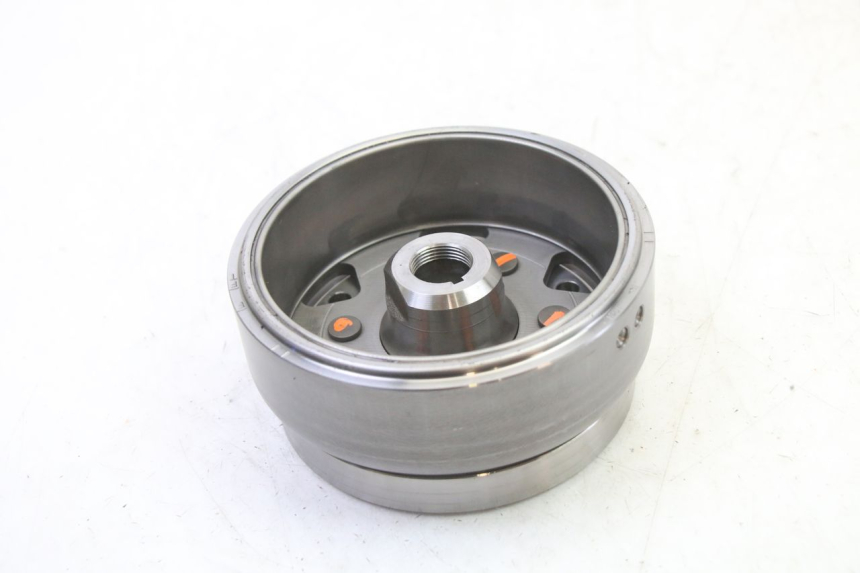 photo de VOLANTE MAGNETICO HONDA NTV DEAUVILLE 650 (2001 - 2006) - Otra perspectiva