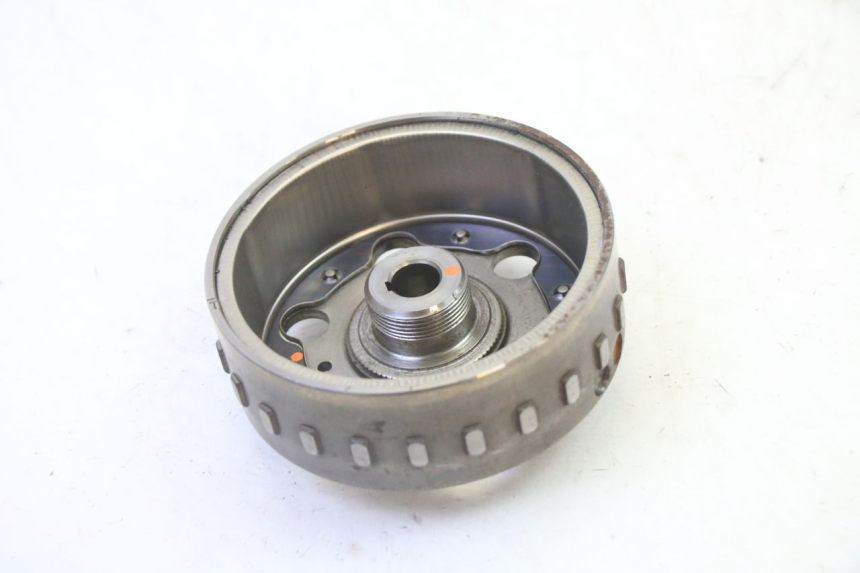 photo de VOLANTE MAGNETICO PEUGEOT SATELIS 125 (2006 - 2009) - Otra perspectiva