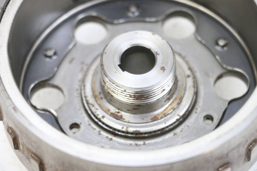 photo de ROTOR PEUGEOT SATELIS 125 (2010 - 2012) - Primer plano técnico