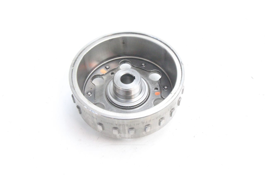 photo de VOLANTE MAGNETICO PEUGEOT SATELIS 125 (2006 - 2009) - Zoom estado de uso