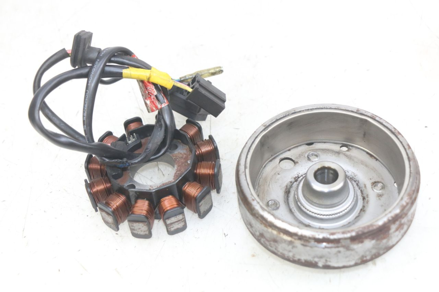 photo de ROTOR ESTATOR KYMCO AGILITY NAKED RENOUVO 2T 50 (2011 - 2018) - Primer plano técnico