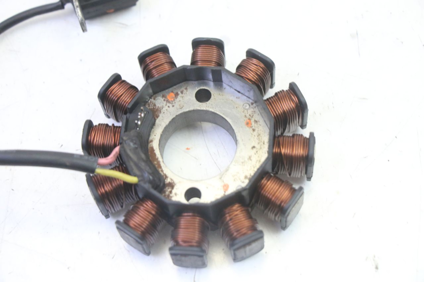 photo de ROTOR ESTATOR KYMCO AGILITY NAKED RENOUVO 2T 50 (2011 - 2018) - Detalles de los puntos de fijación