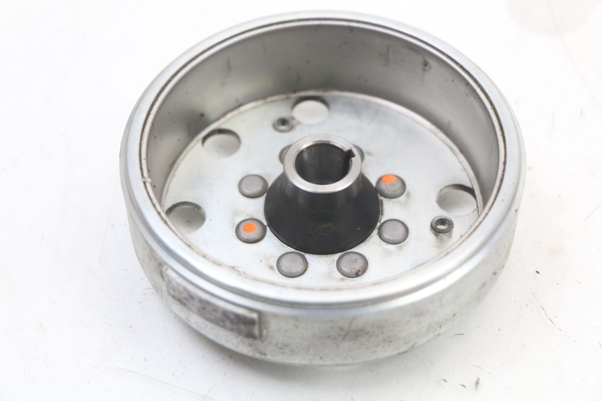 photo de ESTATOR APRILIA SR MOTARD 50 (2012 - 2018) - Primer plano técnico