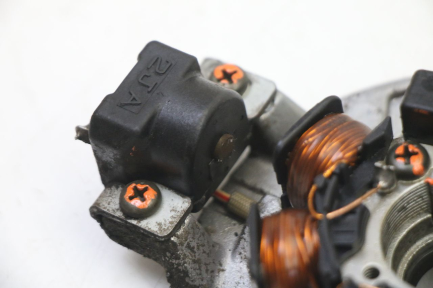 photo de ESTATOR MBK BOOSTER NEXT GENERATION 50 (1995 - 1998) - Estado de la superficie y material