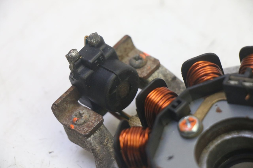 photo de ROTOR ESTATOR MBK BOOSTER SPIRIT 50 (2004 - 2017) - Detalles de los puntos de fijación