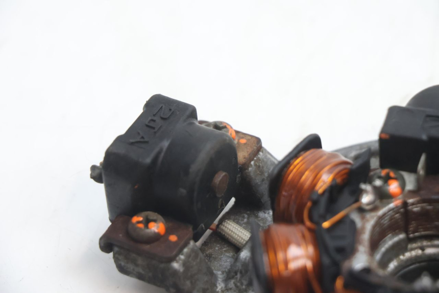 photo de ROTOR ESTATOR MBK BOOSTER SPIRIT 50 (1999 - 2003) - Detalles de los puntos de fijación