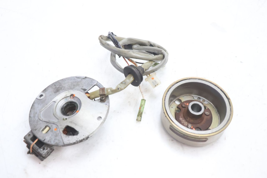 photo de ESTATOR MBK BOOSTER SPIRIT 50 (1996 - 1999) - Detalle de la pieza