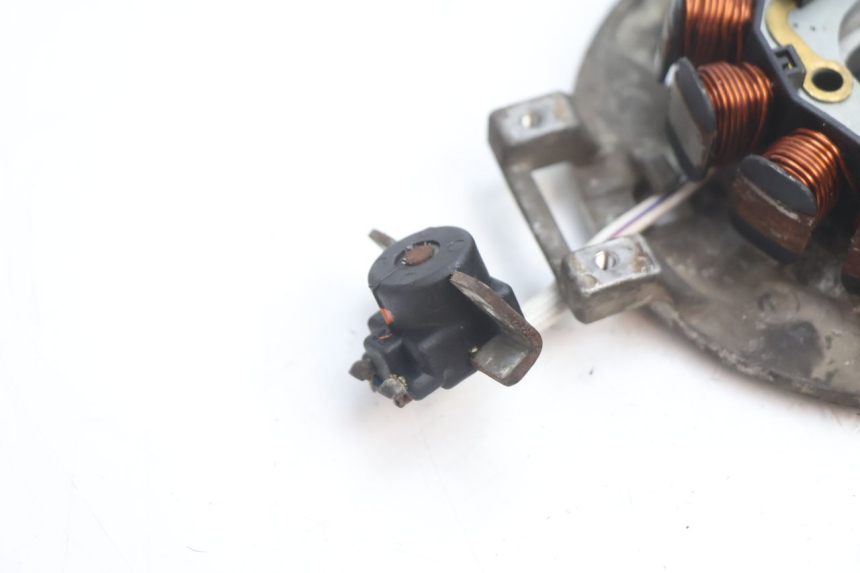 photo de ROTOR ESTATOR MBK BOOSTER SPIRIT 50 (2004 - 2017) - Primer plano técnico