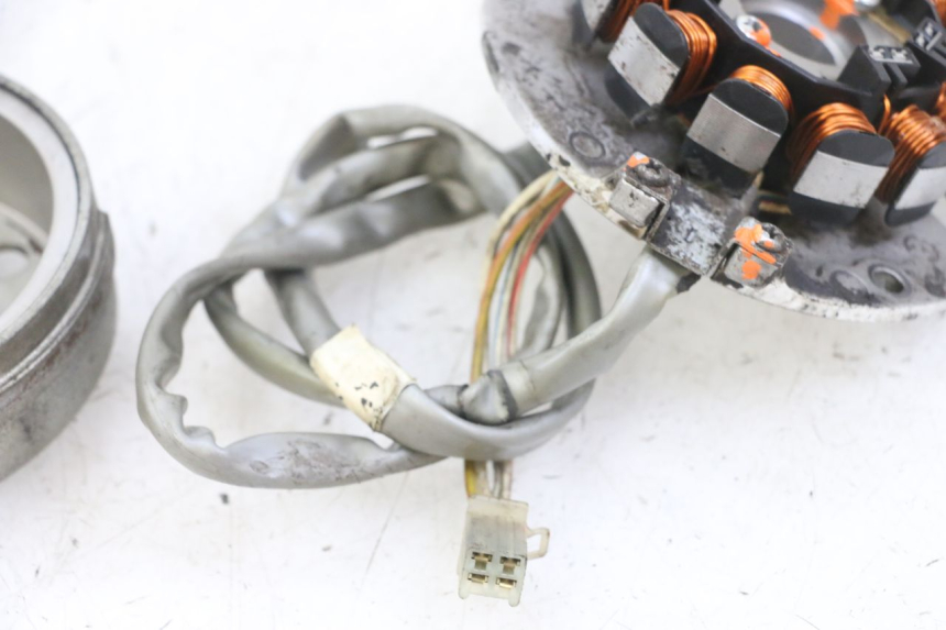 photo de ROTOR ESTATOR MBK BOOSTER SPIRIT NAKED 50 (2004 - 2017) - Zoom estado de uso