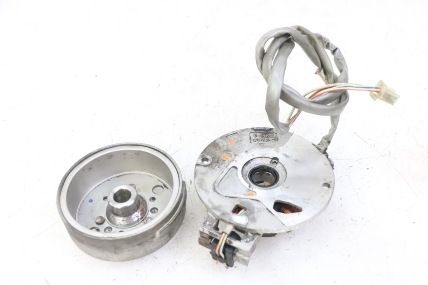 photo de ROTOR ESTATOR MBK BOOSTER SPIRIT NAKED 50 (2004 - 2017) - Detalles de los puntos de fijación