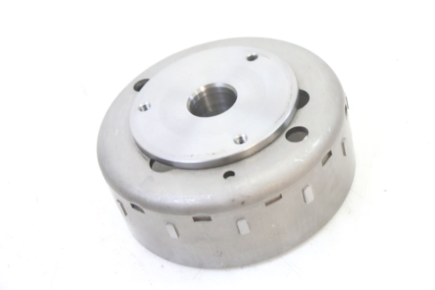 photo de ROTOR ESTATOR SUZUKI BURGMAN 125 (2007 - 2014) - Primer plano técnico