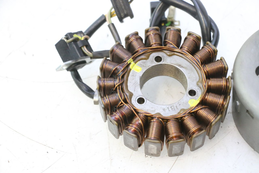 photo de ROTOR ESTATOR SUZUKI BURGMAN 125 (2007 - 2014) - Detalles de los puntos de fijación