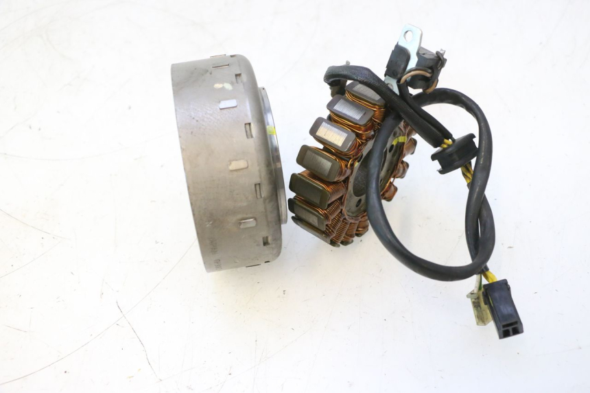 photo de ROTOR ESTATOR SUZUKI BURGMAN 125 (2007 - 2014) - Detalles de los puntos de fijación