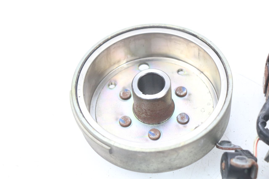 photo de ESTATOR YAMAHA CYGNUS X 125 (2004 - 2007) - Otra perspectiva