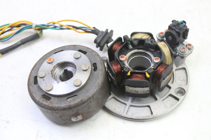 photo de ROTOR ESTATOR BSE DIRTBIKE PH10L 125 - Primer plano técnico