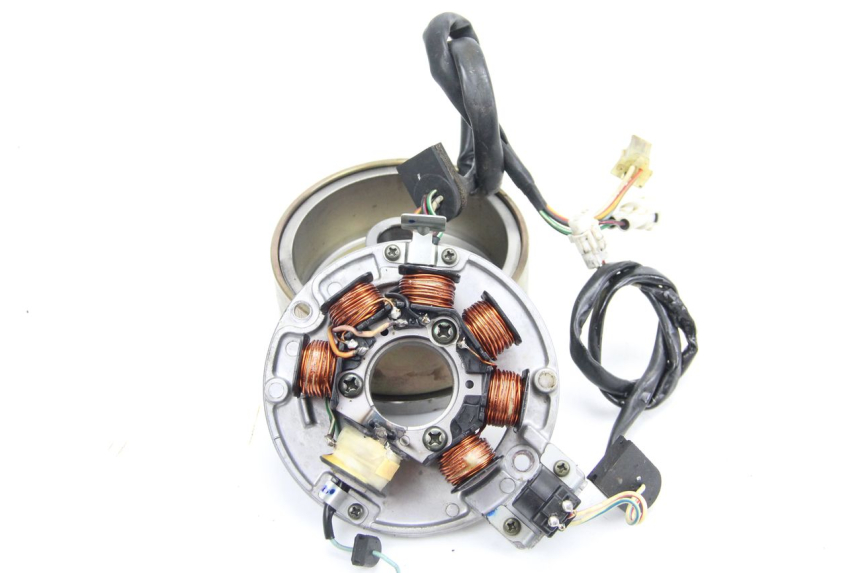 photo de ESTATOR YAMAHA DTR DT-R 125 (1989 - 2004) - Primer plano técnico