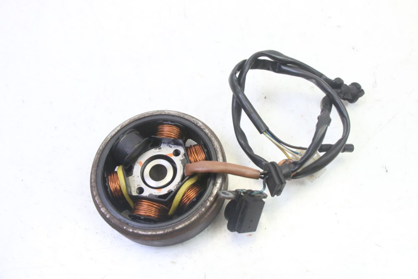 photo de ESTATOR PEUGEOT ELYSTAR 50 (2002 - 2014) - Otra perspectiva