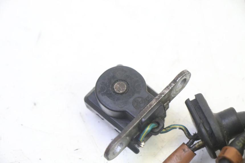 photo de ESTATOR PEUGEOT ELYSTAR 50 (2002 - 2014) - Estado de la superficie y material