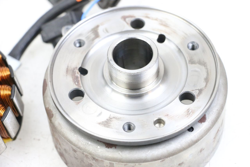 photo de ESTATOR HONDA FES PANTHEON 2T 125 (1998 - 2002) - Zoom estado de uso