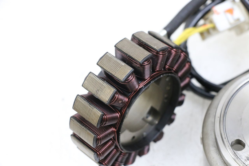 photo de ROTOR ESTATOR HONDA FES S-WING SWING ABS 125 (2007 - 2015) - Detalles de los puntos de fijación