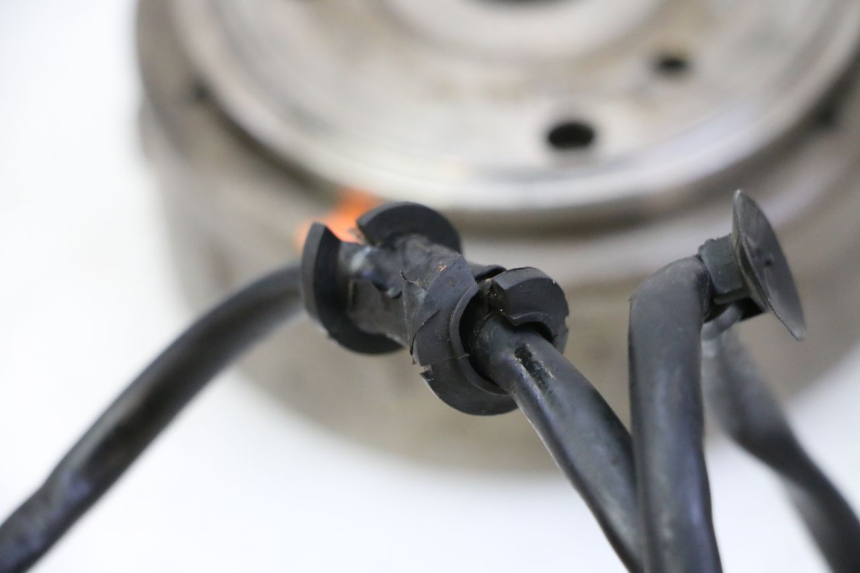 photo de ROTOR ESTATOR HONDA FES S-WING SWING ABS 125 (2007 - 2015) - Otra perspectiva