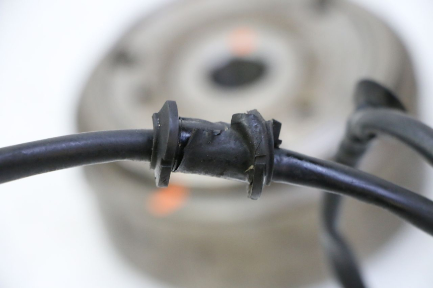 photo de ROTOR ESTATOR HONDA FES S-WING SWING ABS 125 (2007 - 2015) - Primer plano técnico