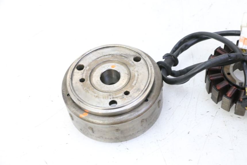 photo de ROTOR ESTATOR HONDA FES S-WING SWING ABS 125 (2007 - 2015) - Detalles de los puntos de fijación