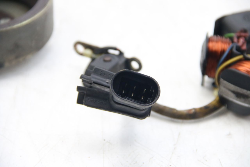 photo de ROTOR ESTATOR PIAGGIO FLY 2T 50 (2004 - 2017) - Detalles de los puntos de fijación