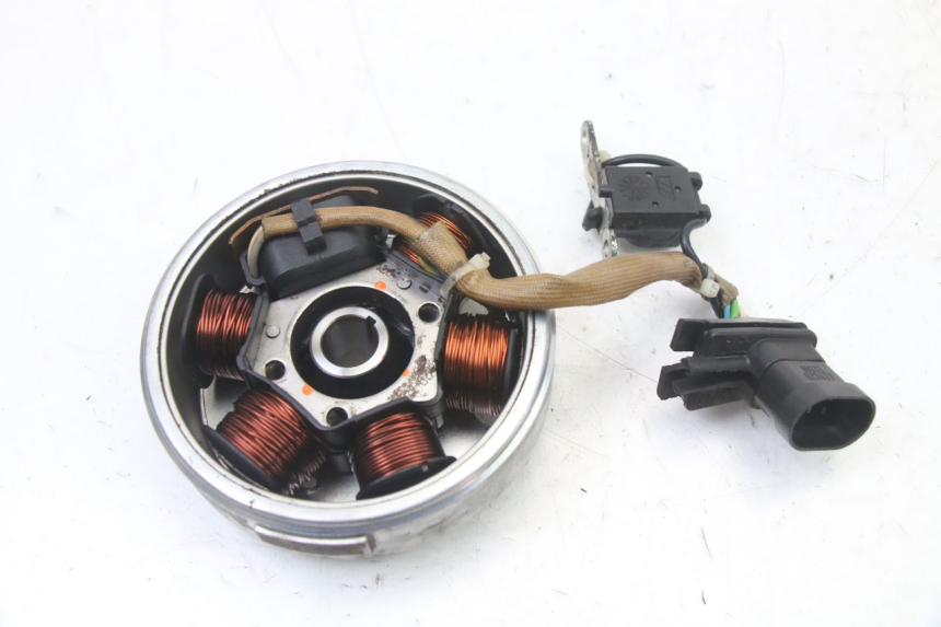 photo de ROTOR ESTATOR PIAGGIO FLY 2T 50 (2004 - 2017) - Otra perspectiva