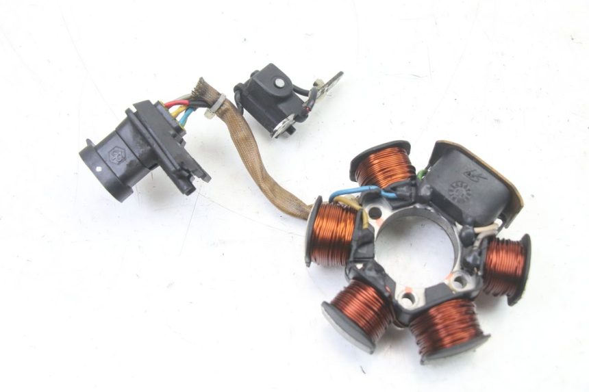 photo de ROTOR ESTATOR PIAGGIO FLY 2T 50 (2004 - 2017) - Detalles de los puntos de fijación