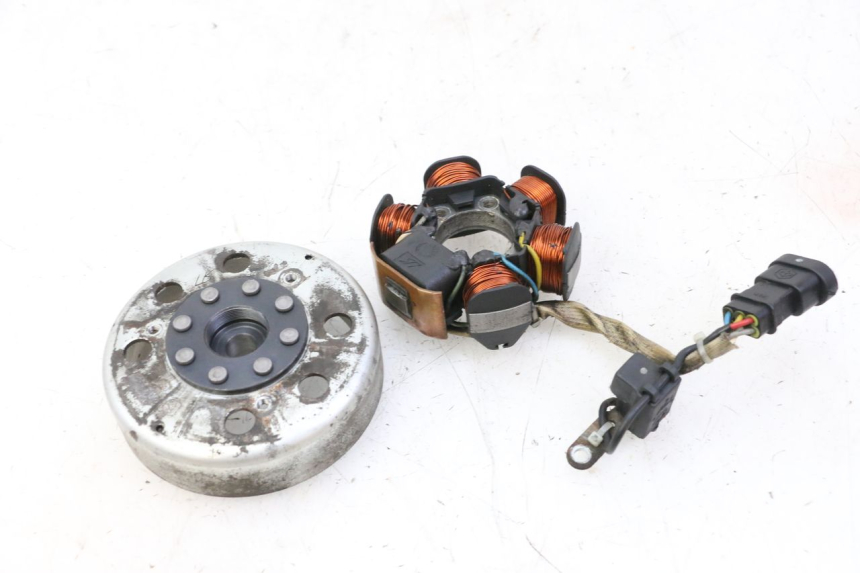 photo de ROTOR ESTATOR PIAGGIO FLY 2T 50 (2004 - 2017) - Otra perspectiva
