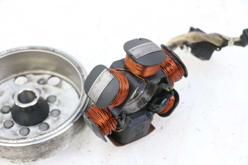 photo de ROTOR ESTATOR PIAGGIO FLY 2T 50 (2004 - 2017) - Estado de la superficie y material