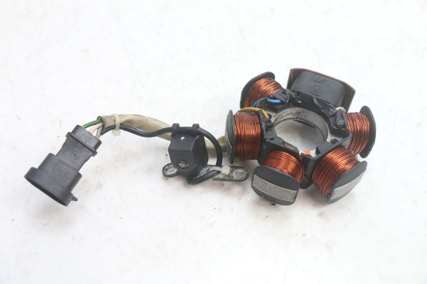 photo de ROTOR ESTATOR PIAGGIO FLY 2T 50 (2004 - 2017) - Primer plano técnico