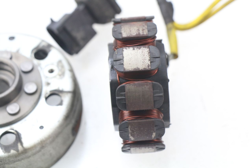 photo de ESTATOR PIAGGIO FLY 125 (2005 - 2012) - Vista general del producto