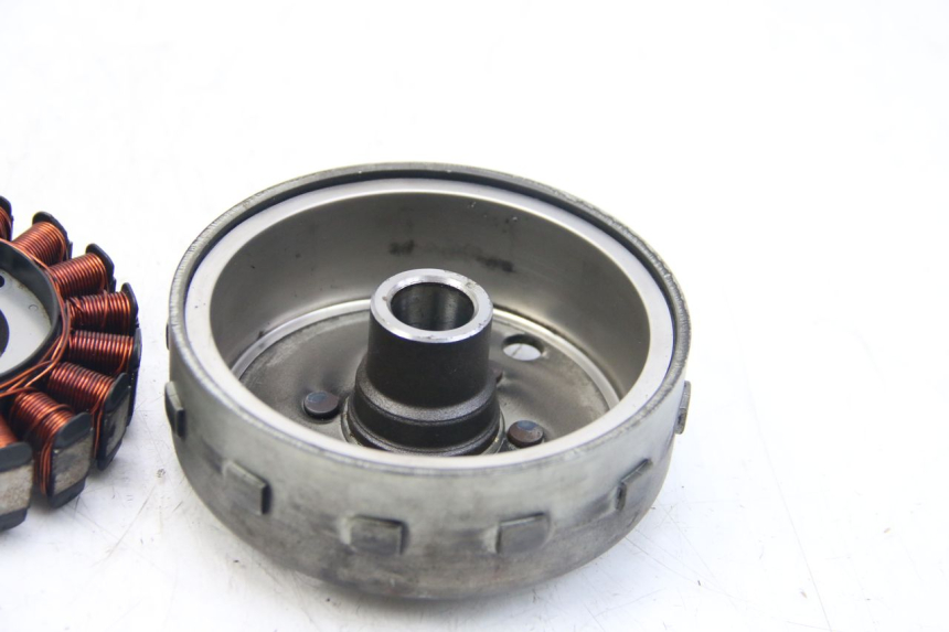 photo de ESTATOR YAMAHA HW XENTER 125 (2011 - 2017) - Otra perspectiva