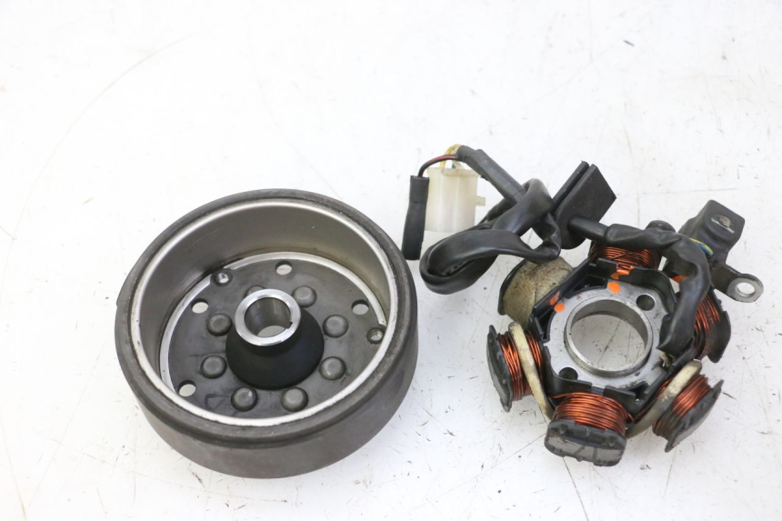 photo de ROTOR ESTATOR PEUGEOT KISBEE 2T 50 (2010 - 2017) - Vista general del producto