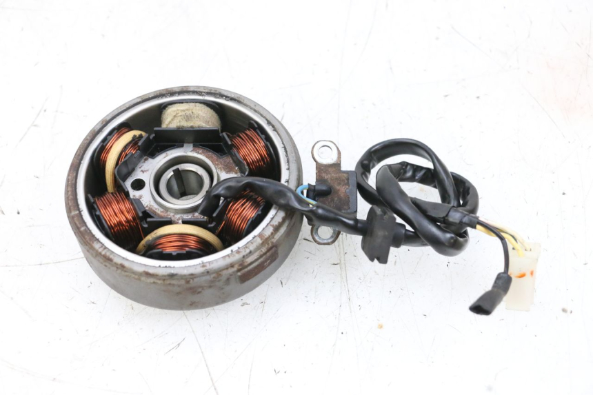 photo de ROTOR ESTATOR PEUGEOT KISBEE 2T 50 (2010 - 2017) - Zoom estado de uso