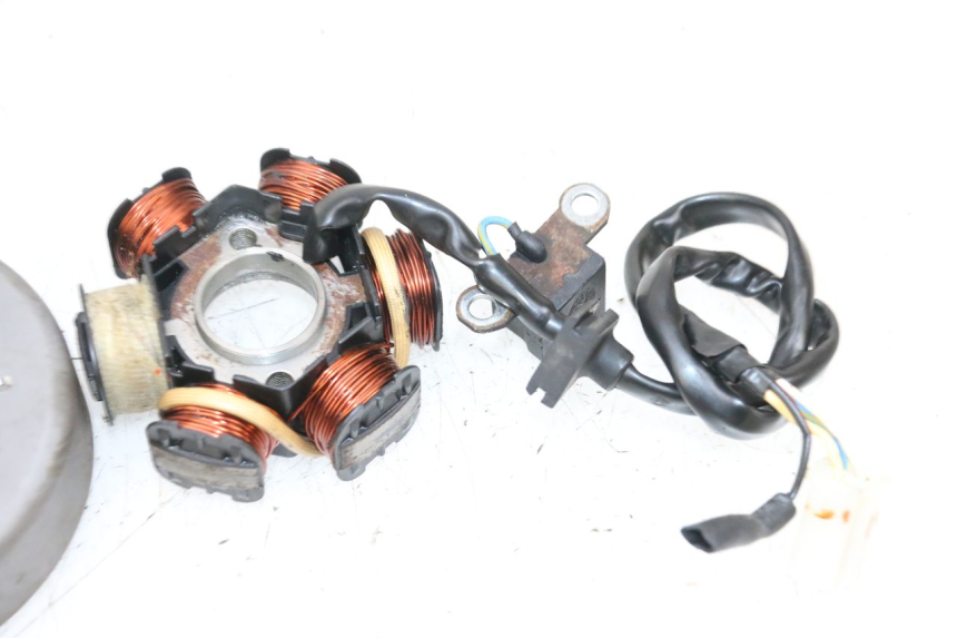 photo de ROTOR ESTATOR PEUGEOT KISBEE 2T 50 (2010 - 2017) - Marcados y referencias originales