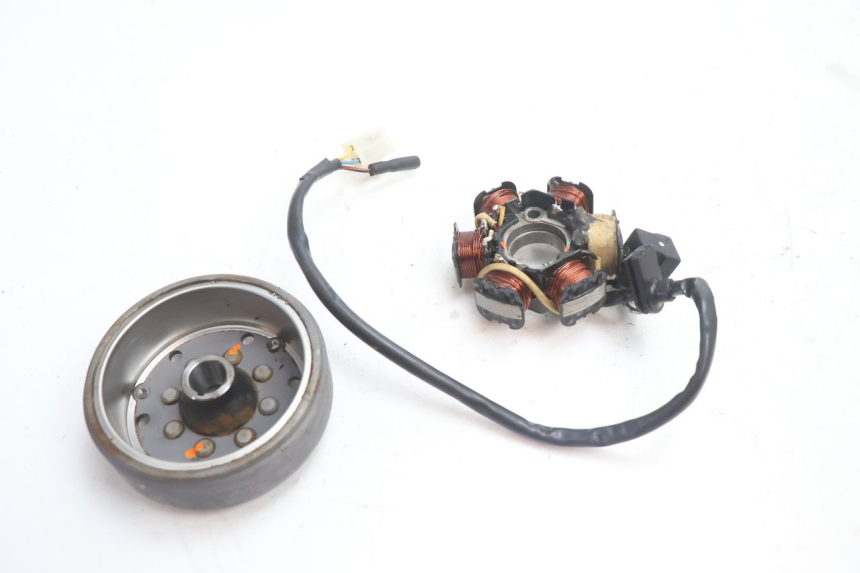 photo de ROTOR ESTATOR PEUGEOT KISBEE 2T 50 (2010 - 2017) - Detalle de la pieza